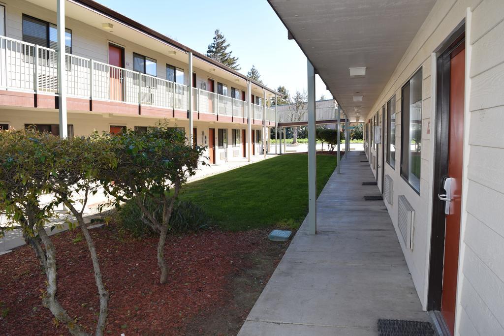 Valley Oaks Inn Woodland Bagian luar foto