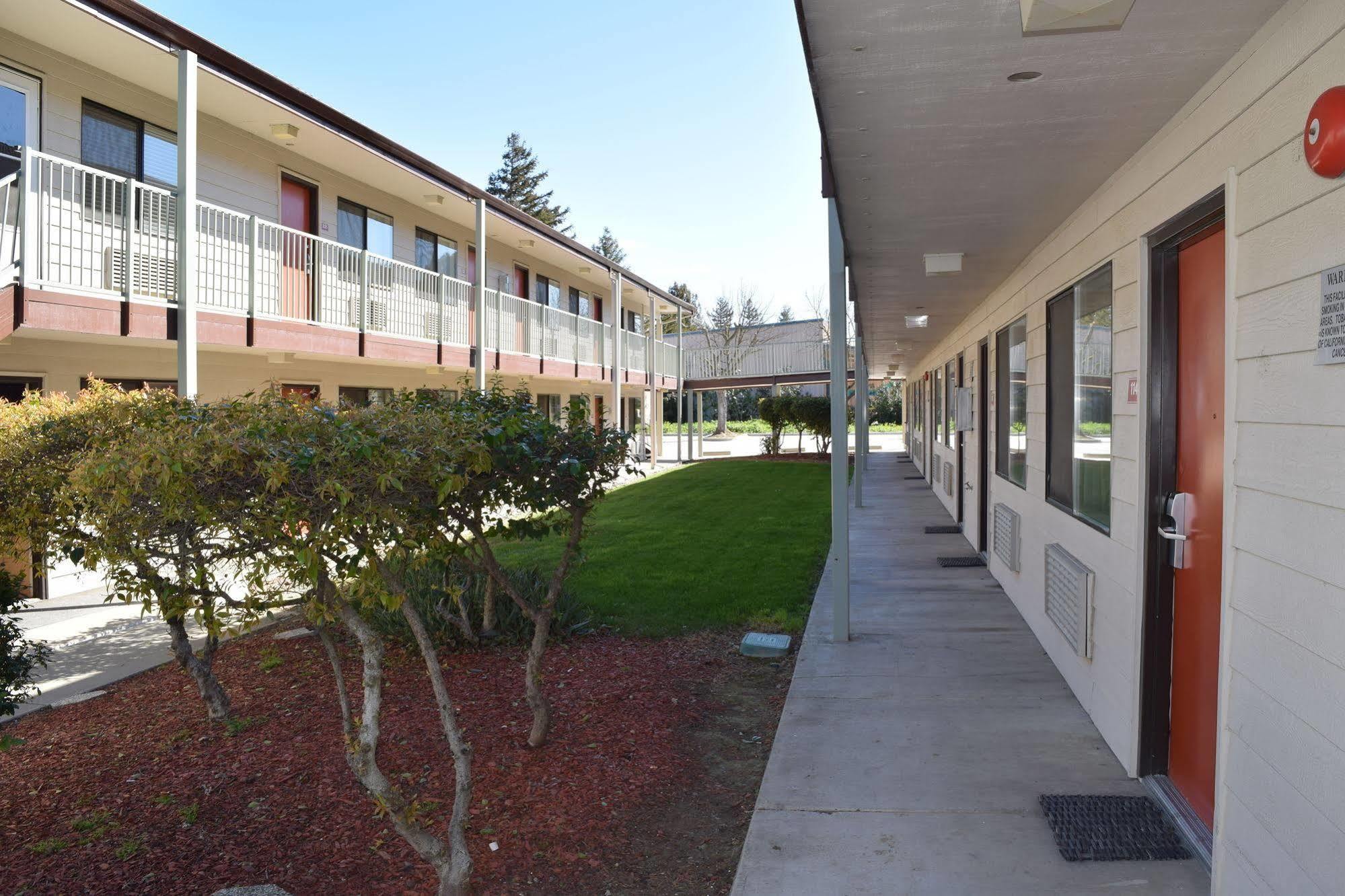 Valley Oaks Inn Woodland Bagian luar foto