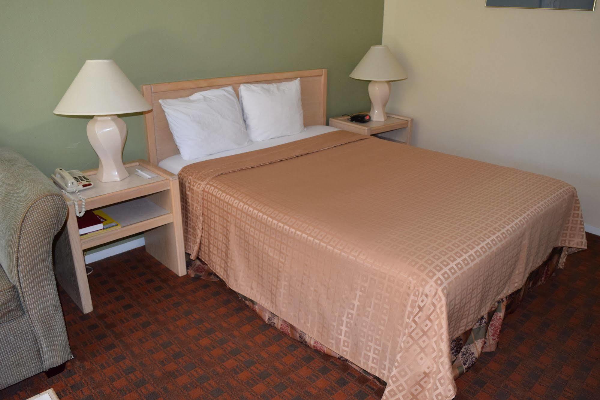 Valley Oaks Inn Woodland Bagian luar foto